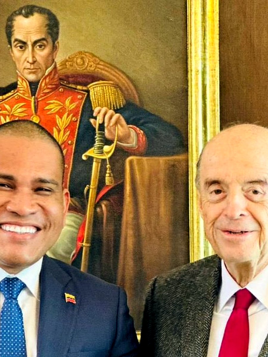 Encuentro con Álvaro Leyva Durán